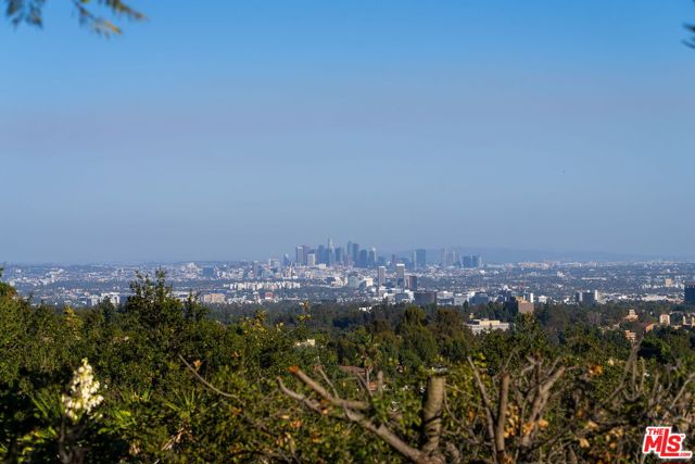 780 Linda Flora Drive, Los Angeles, California 90049, 4 Bedrooms Bedrooms, ,6 BathroomsBathrooms,Single Family Residence,For Sale,Linda Flora,24446429