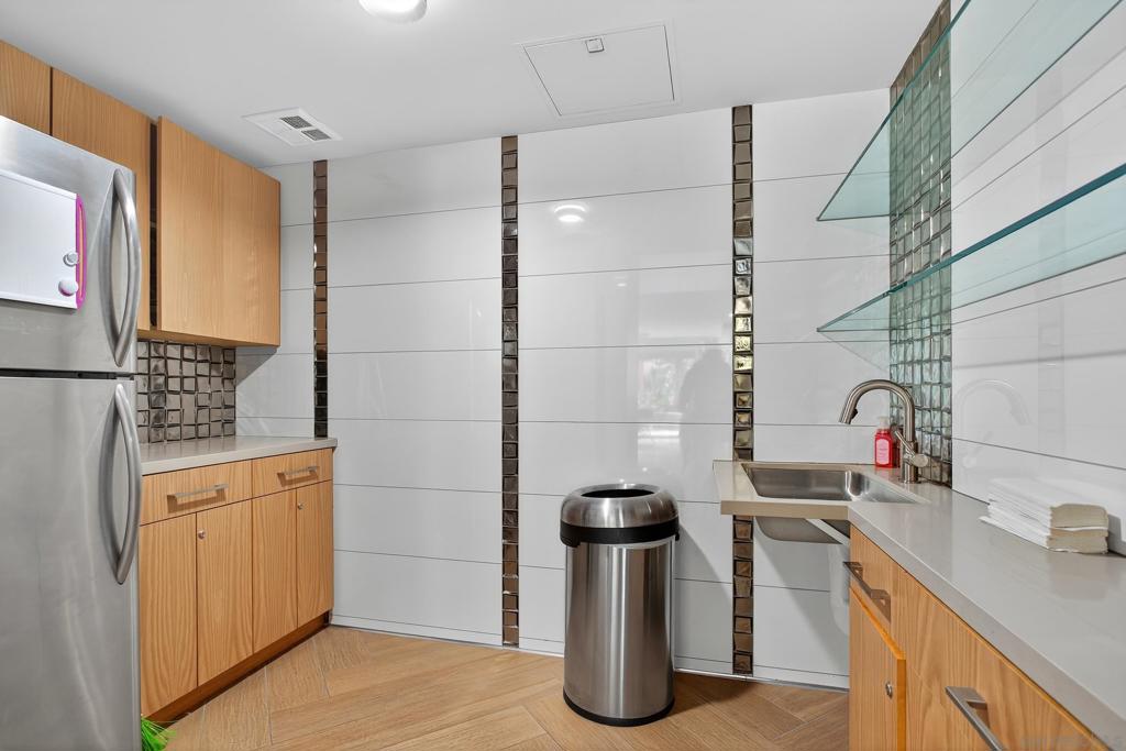 MLS #250033334SD img 16