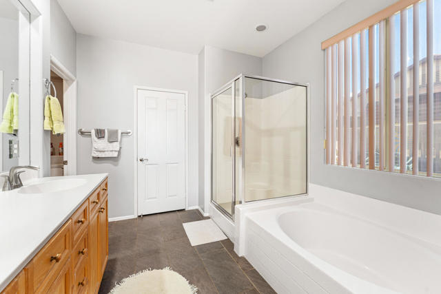 29613 Calle Tampico, Cathedral City CA: https://media.crmls.org/mediaz/19ac6c65-2d59-4cdf-aa93-2c9d20a2e08d.jpg