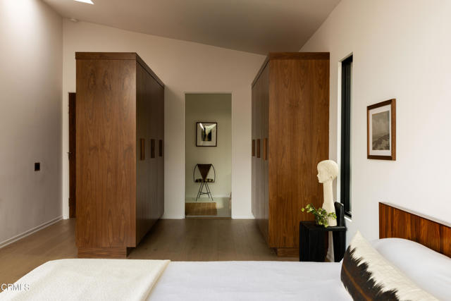 945 Linda Vista Avenue, Pasadena CA: https://media.crmls.org/mediaz/19ac78ed-1b90-4756-b617-f1961fb86e73.jpg