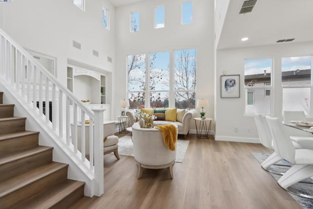 3364 Chartwell St, San Ramon CA: https://media.crmls.org/mediaz/19acbf56-5dac-44be-87bc-c720f58a86d1.jpg