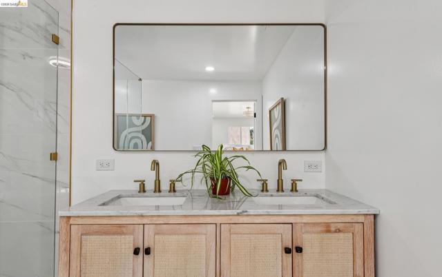 Image 29 of 54 For 7807 Outlook Ave