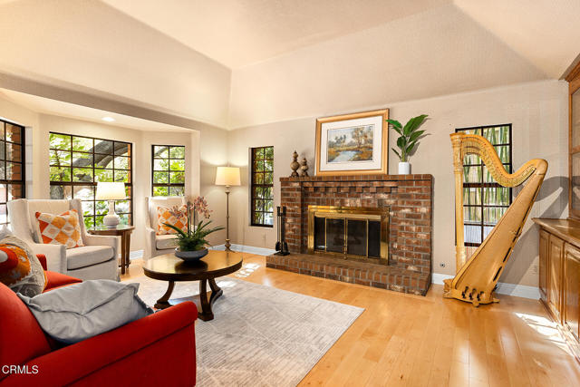 Detail Gallery Image 6 of 27 For 23 Hidden Valley Rd, Monrovia,  CA 91016 - 3 Beds | 2/1 Baths