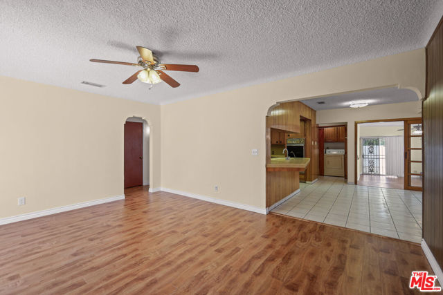 2101 N Almadale Avenue, Los Angeles CA: https://media.crmls.org/mediaz/19ae12ba-dea5-463c-bf29-055091f0082f.jpg