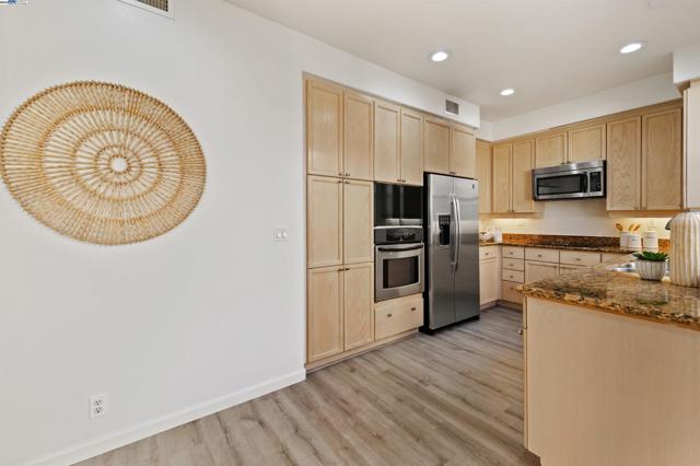 2909 Moreno Ave, Pleasanton CA: https://media.crmls.org/mediaz/19aeaed0-9bcd-4653-b83e-f33eaeba5d58.jpg