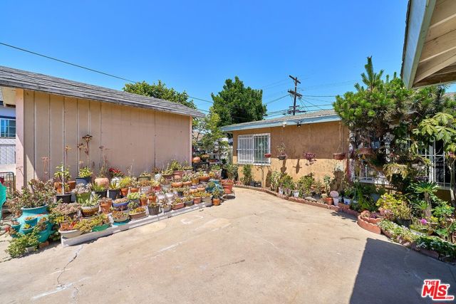 2912 5th Avenue, Los Angeles CA: https://media.crmls.org/mediaz/19af48c1-40f8-4707-8e29-0b83dbf32d81.jpg