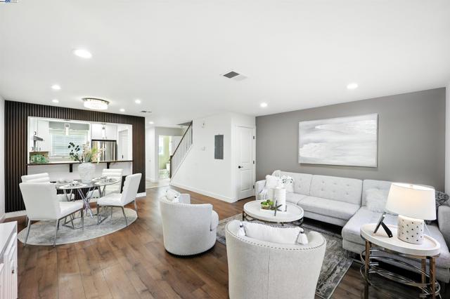 865 Carlisle Way, Sunnyvale CA: https://media.crmls.org/mediaz/19b035b4-3a6b-46e2-bf50-5d514197332e.jpg