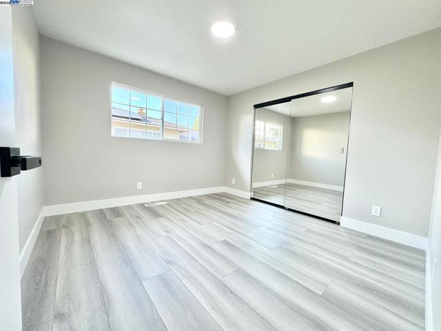 20595 Center St, Castro Valley CA: https://media.crmls.org/mediaz/19b04d7a-d1c6-4340-ab41-337d5f0b4a50.jpg