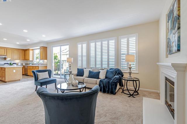 1657 Via Cortina, San Jose CA: https://media.crmls.org/mediaz/19b0a8d9-46dc-4466-9246-b089cb64ca28.jpg