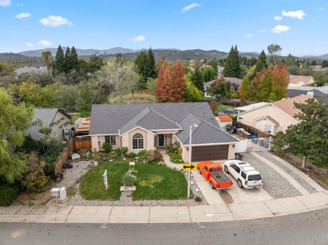 2920 Aspen Glow Lane, Redding CA: https://media.crmls.org/mediaz/19b0be24-fbab-42fc-8fc6-08d822393d5e.jpg