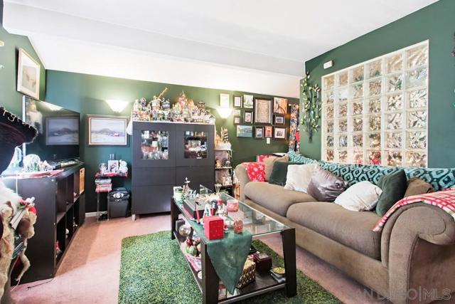 1654 LINWOOD, San Diego CA: https://media.crmls.org/mediaz/19b14315-8bd0-4a50-aa62-d640a28eceeb.jpg