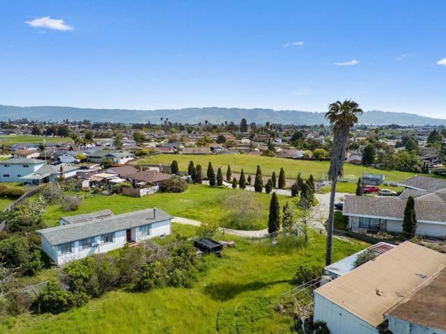 40 Eileen Street, Watsonville CA: https://media.crmls.org/mediaz/19b14f23-d01f-400b-bb97-2625f72e0833.jpg
