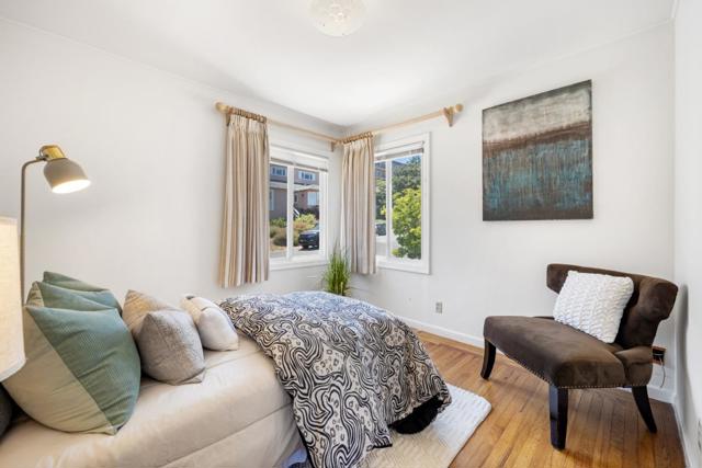 50 La Prenda, Millbrae CA: https://media.crmls.org/mediaz/19b18b11-b0fc-4a8d-8048-59fb3388e950.jpg