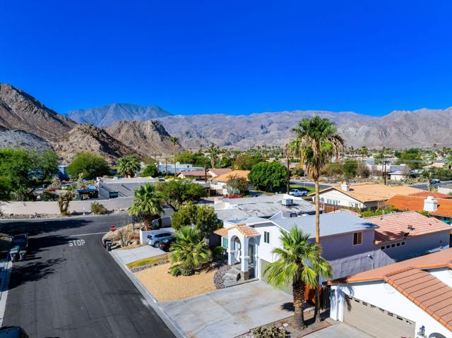 53967 Avenida Navarro, La Quinta CA: https://media.crmls.org/mediaz/19b1a25a-3e14-4545-b495-c91c9a21575e.jpg