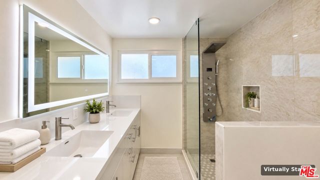 15207 Dickens Street, 5 photo 8