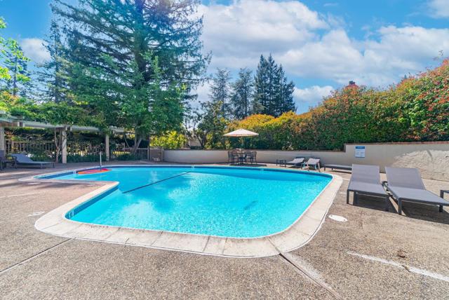 536 Sand Hill Circle, Menlo Park CA: https://media.crmls.org/mediaz/19b274cd-9c5d-4268-a7a6-676c47aee63a.jpg