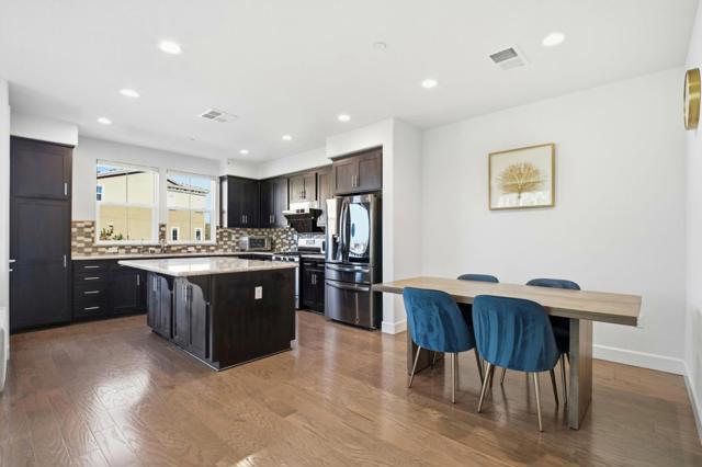 5724 Pandorea Terrace, Newark CA: https://media.crmls.org/mediaz/19b2891e-58e4-431f-94ec-8600d8d583b3.jpg