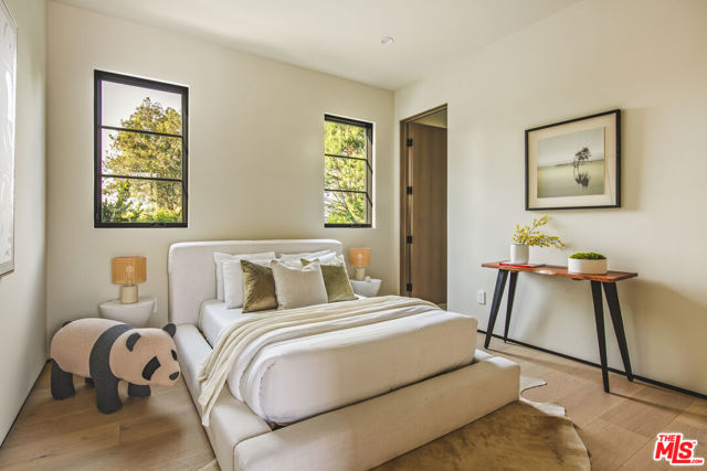 4112 Shadyglade Avenue, Studio City CA: https://media.crmls.org/mediaz/19b2d096-976a-422b-8004-efd19558fb71.jpg