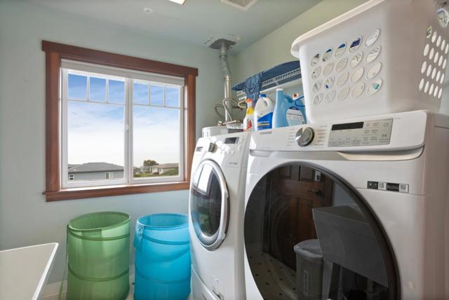 10 Maui Lane, Dillon Beach CA: https://media.crmls.org/mediaz/19b3c4ed-2bed-4a28-86a1-8dbb66a10ac2.jpg