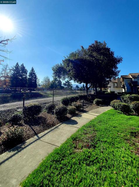 3080 Casadero Ct, Pleasanton CA: https://media.crmls.org/mediaz/19b3ed7c-edfa-465c-b6bd-1c40ede172f8.jpg