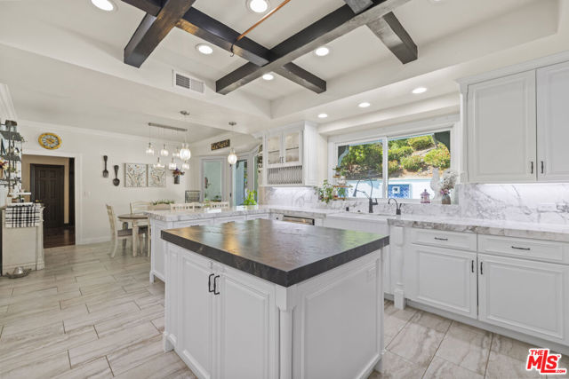 25730 Sand Canyon Road, Santa Clarita CA: https://media.crmls.org/mediaz/19b493dc-06f2-42fe-a9e0-3d3c54ddf078.jpg