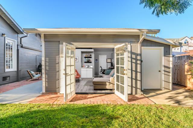 Detail Gallery Image 28 of 44 For 3915 Falcon St, San Diego,  CA 92103 - 3 Beds | 3 Baths