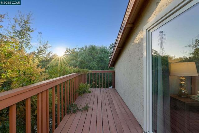 1084 Southdown Court, Walnut Creek CA: https://media.crmls.org/mediaz/19b5cb68-1b6f-4060-821a-ce4831cc5cb1.jpg