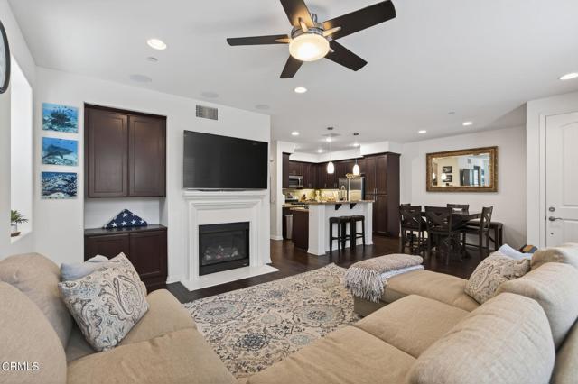 Detail Gallery Image 5 of 37 For 34 Secret Hollow Ln, Newbury Park,  CA 91320 - 3 Beds | 2/1 Baths