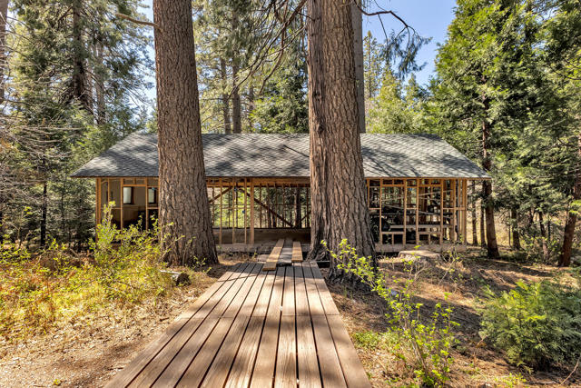 26299 Tahquitz Drive, Idyllwild CA: https://media.crmls.org/mediaz/19b6a268-82a9-4edc-802b-ea67db80515b.jpg