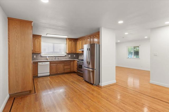 1793 H Street, Union City CA: https://media.crmls.org/mediaz/19b6d171-1e6b-4596-86eb-90441cceba77.jpg