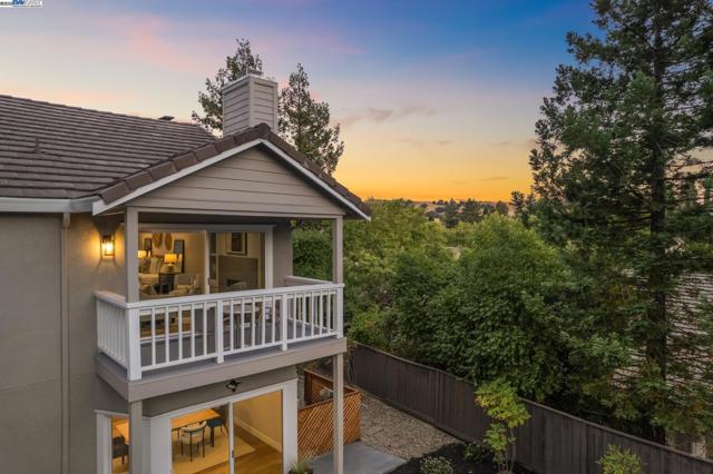 25 Mackenzie, Danville CA: https://media.crmls.org/mediaz/19b71e07-9fab-41de-9b3a-db80cea9a6da.jpg