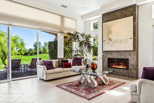 384 Tomahawk Drive, Palm Desert, CA 92211