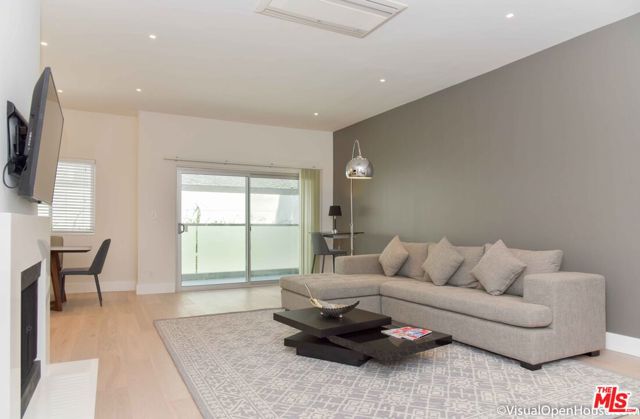 1818 Thayer Avenue, Los Angeles CA: https://media.crmls.org/mediaz/19b8e565-6a8c-4ac6-99c2-3dfdc2e32735.jpg