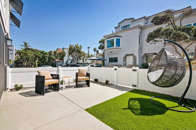 718 Nantasket Ct, San Diego CA: https://media.crmls.org/mediaz/19b933bc-b9d0-4204-87e9-e3fe9b3bf084.jpg