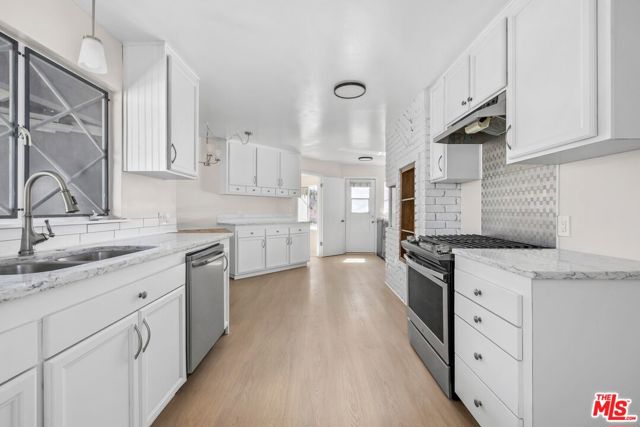 23414 Dolorosa Street, Woodland Hills CA: https://media.crmls.org/mediaz/19b97a18-60d9-411e-bfc9-10a6ca90d5bb.jpg
