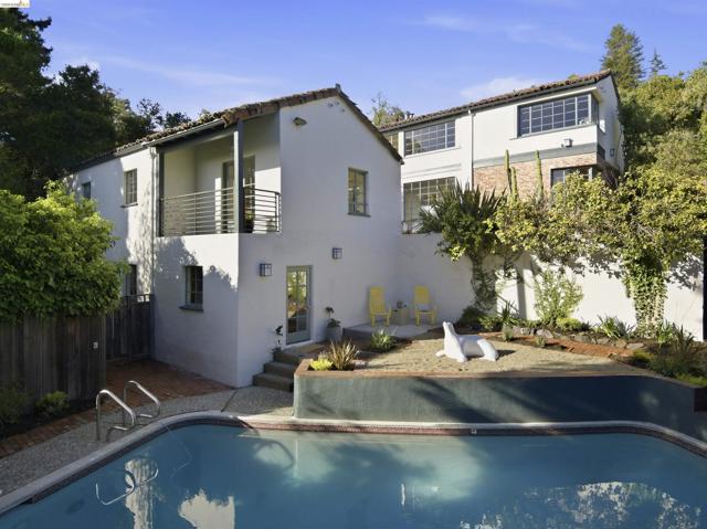 44 Highgate Rd, Kensington CA: https://media.crmls.org/mediaz/19b9c3bd-6d9f-4b3d-84a9-251ee2b1a36b.jpg