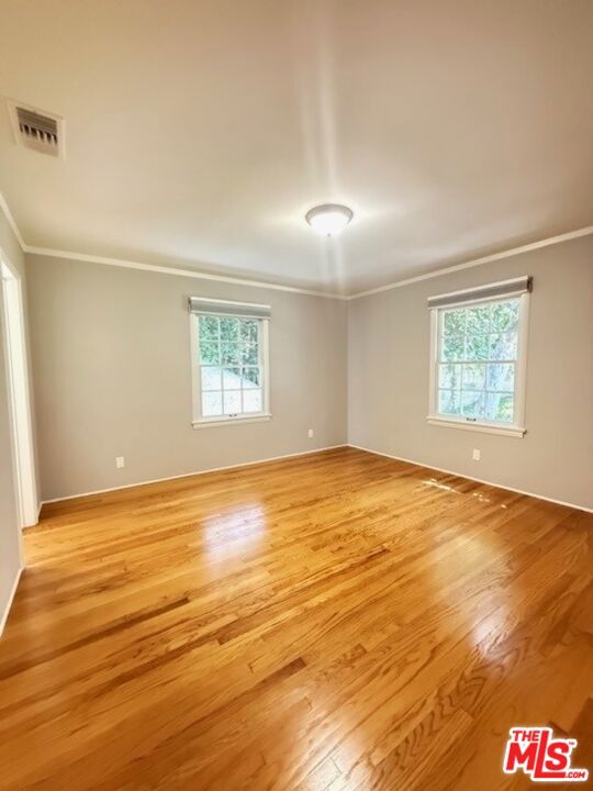 2515 Canyon Drive, Los Angeles CA: https://media.crmls.org/mediaz/19b9cfcd-4d50-44e2-a968-8fe321d7d48b.jpg