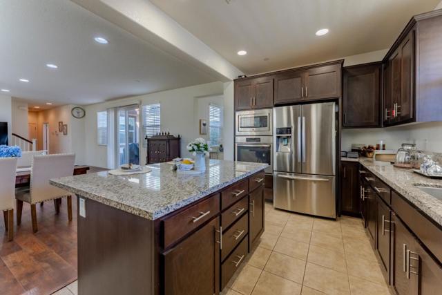 1091 S Shields Avenue, Mountain House CA: https://media.crmls.org/mediaz/19b9d76e-a3b0-4558-b82b-c329d3aee7bd.jpg