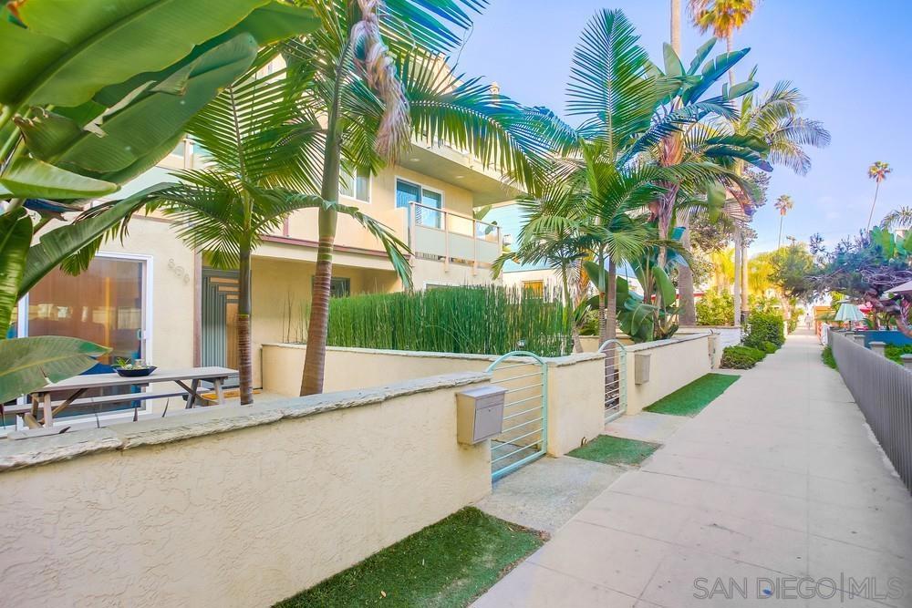 808 Ensenada Ct
