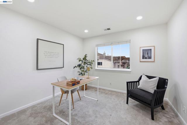 Image 28 of 55 For 15518 Harbor Way