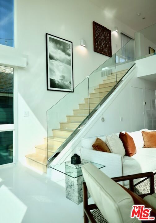 2419 Ocean Front Walk, Venice CA: https://media.crmls.org/mediaz/19ba9cf3-1f98-4161-868a-a6ebc95401f1.jpg