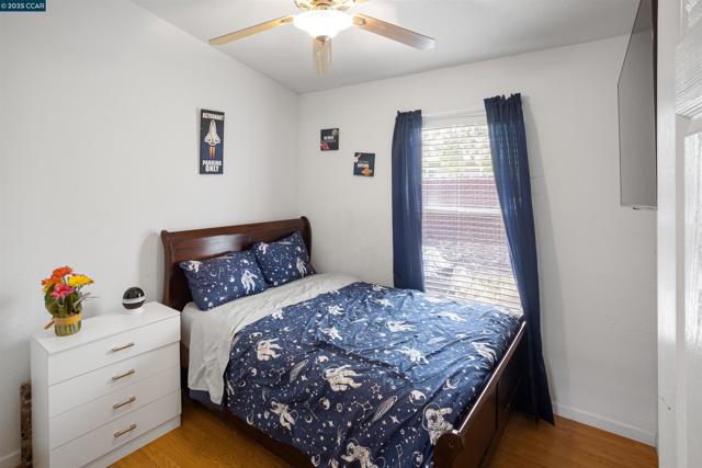 55 PACIFICA AVE, Bay Point CA: https://media.crmls.org/mediaz/19baafb1-97fa-4bcb-9ba2-297c487d263e.jpg