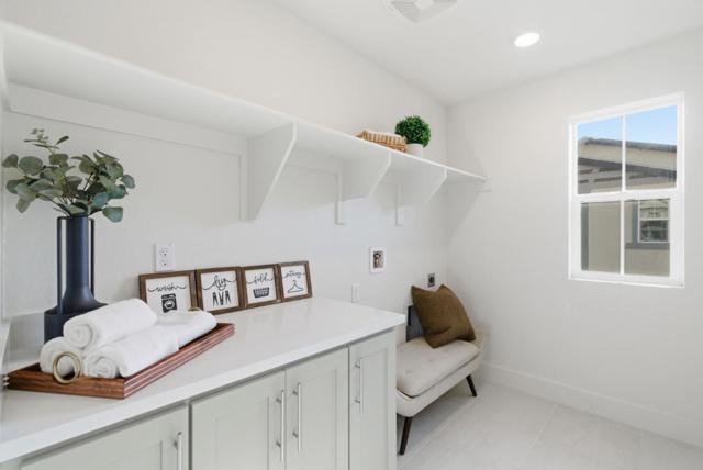 9065 Tallship Way, Newark CA: https://media.crmls.org/mediaz/19baf613-9e94-43c2-8e33-5b1661771bc9.jpg