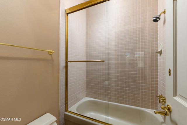 29515 Weeping Willow Drive, Agoura Hills CA: https://media.crmls.org/mediaz/19bb5830-36e6-4234-92f8-0e1efb081cfe.jpg