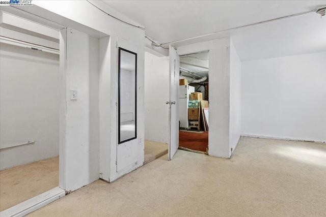 40 Acton St, Daly City CA: https://media.crmls.org/mediaz/19bb9849-8211-4c19-9347-bb48009e85c9.jpg