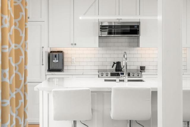 Detail Gallery Image 6 of 51 For 909 Olive Ave, Coronado,  CA 92118 - 2 Beds | 2 Baths