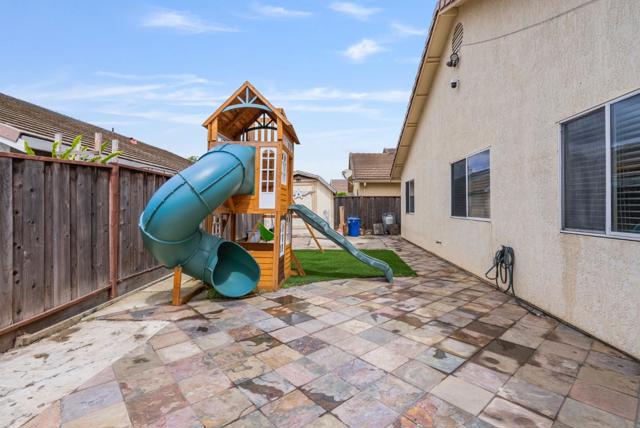 1001 Eagle Drive, Salinas CA: https://media.crmls.org/mediaz/19bcf53f-be82-4302-a04f-61f6a4a34cfe.jpg