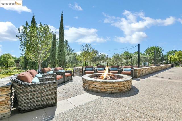 1147 Saint Julien St, Brentwood CA: https://media.crmls.org/mediaz/19bf4e22-b6d7-4900-a4ee-cb1df0944b9a.jpg