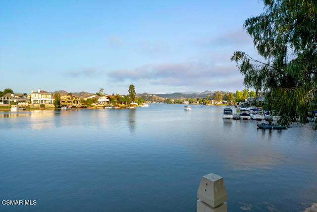 1228 S Westlake Boulevard, Westlake Village CA: https://media.crmls.org/mediaz/19bf6cb6-8900-4c20-9f98-1779a8da8da6.jpg