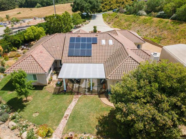 30646 Red Hawk Road, Valley Center CA: https://media.crmls.org/mediaz/19c01141-acfa-4255-953d-eb1e9aee08a1.jpg